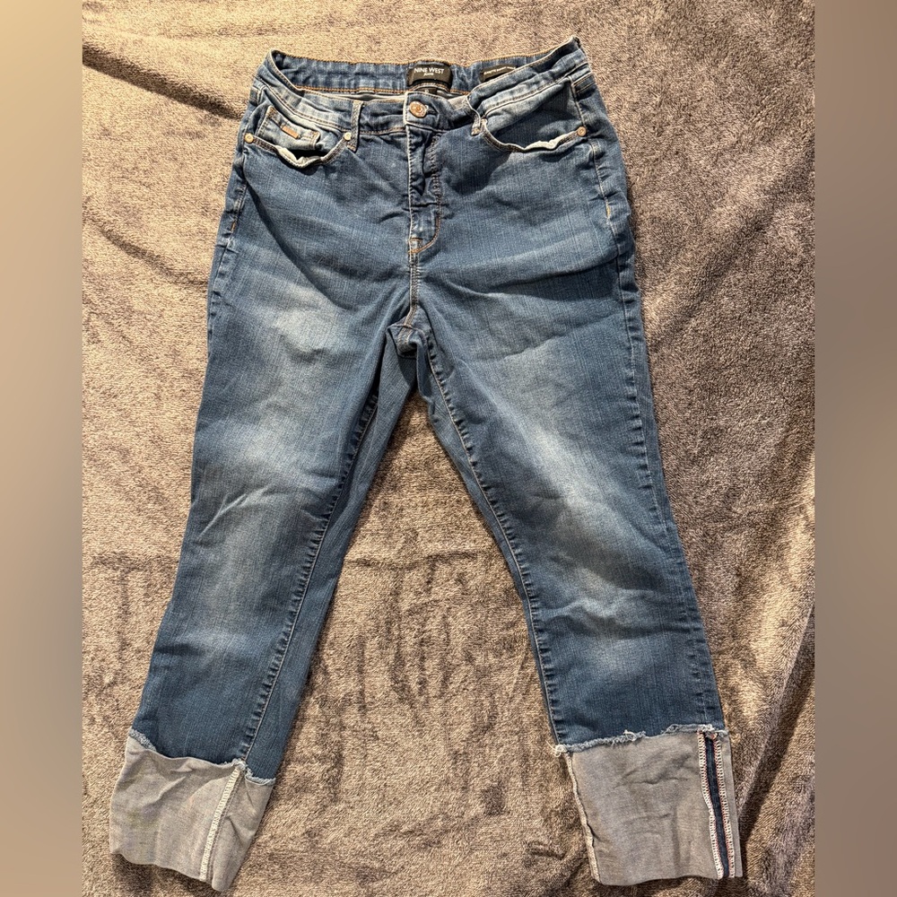 Nine West Women’s Capri Jeans Size 10 Medium Wash Cuffed Hem